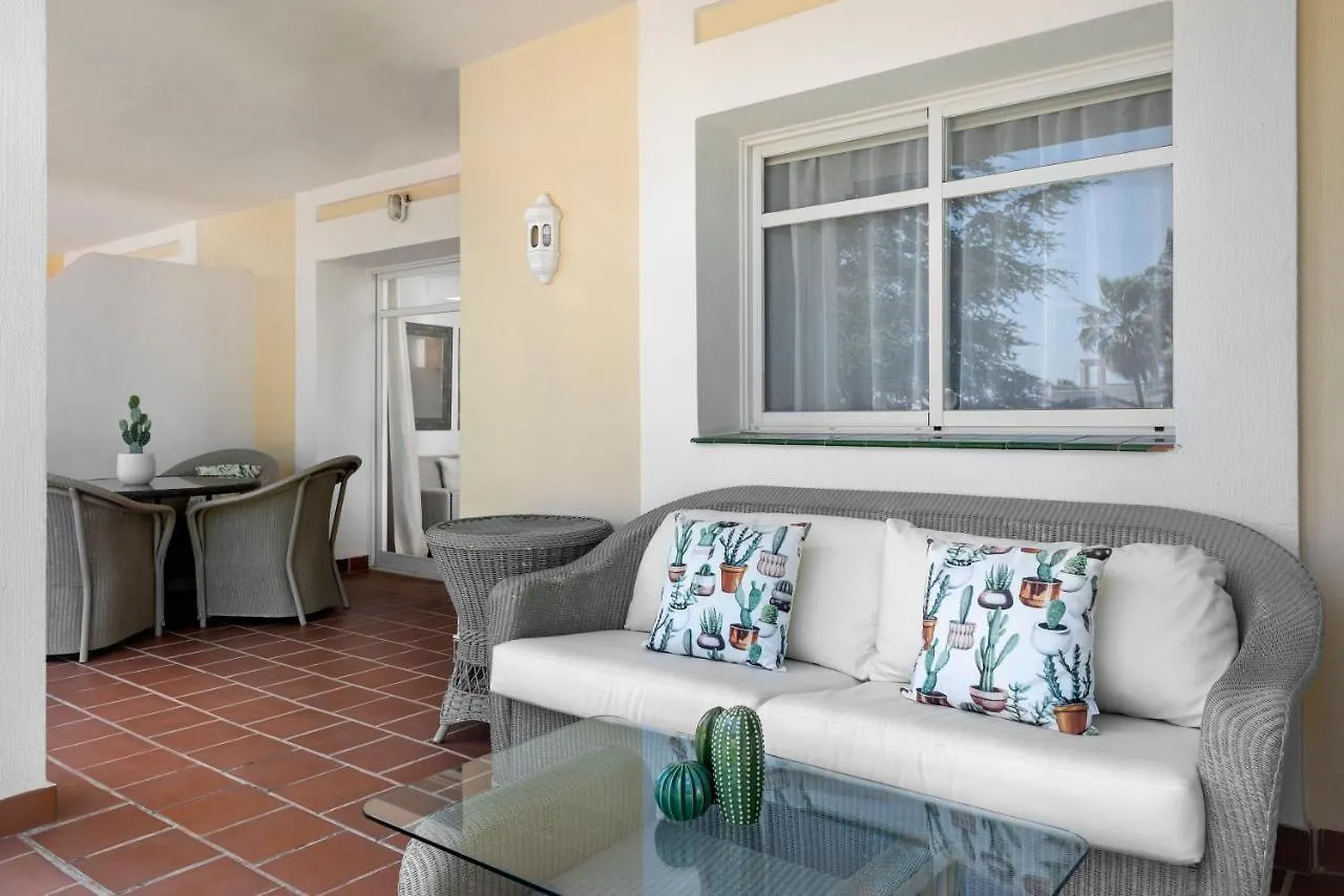 מארבלה Bright 2 Bedroom Apartment With Parking Space And Swimming Pools In Aloha Gardens