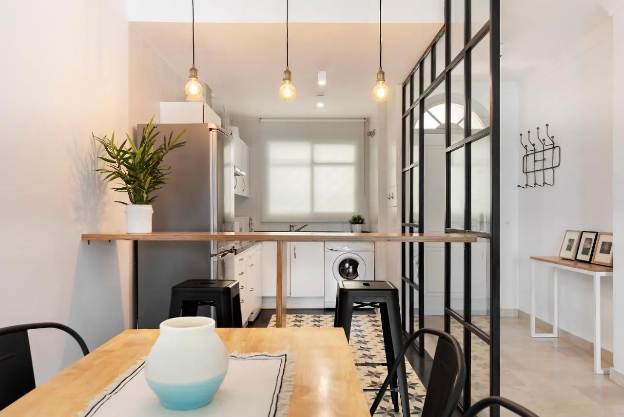 מארבלה Bright 2 Bedroom Apartment With Parking Space And Swimming Pools In Aloha Gardens