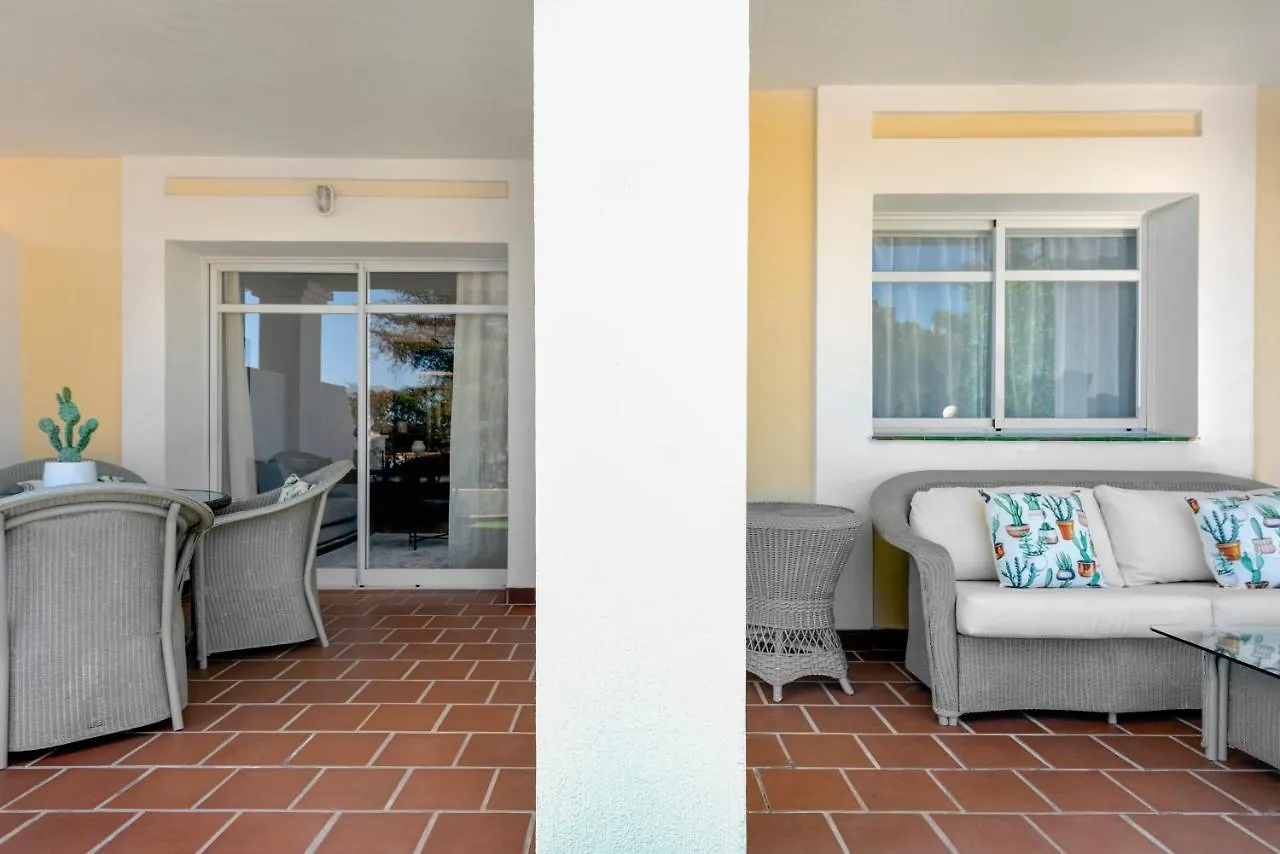 Bright 2 Bedroom Apartment With Parking Space And Swimming Pools In Aloha Gardens Marbella