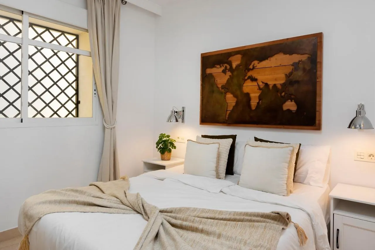 Bright 2 Bedroom Apartment With Parking Space And Swimming Pools In Aloha Gardens Marbella