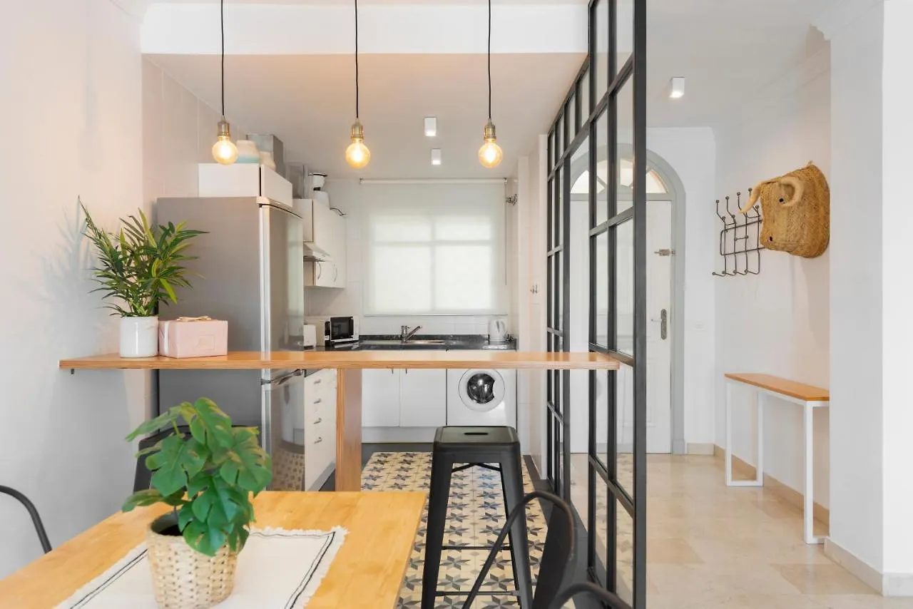 Bright 2 Bedroom Apartment With Parking Space And Swimming Pools In Aloha Gardens Marbella Espanha